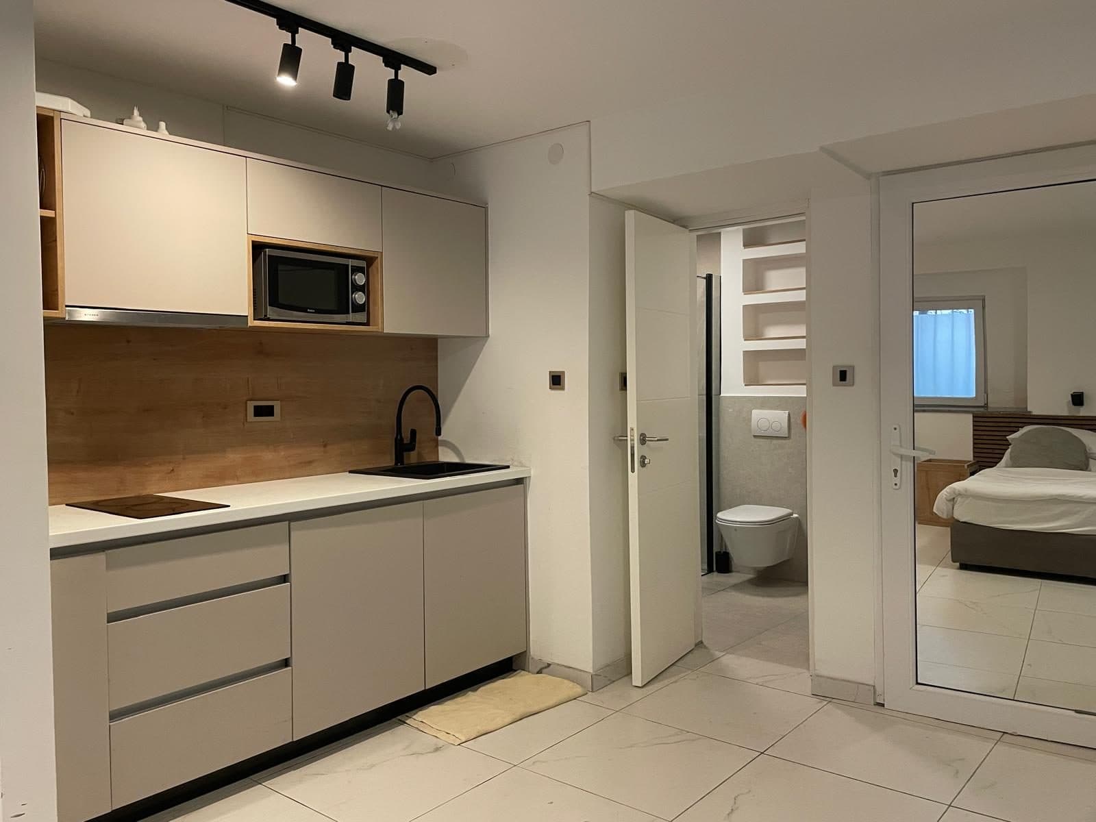 Rijeka centar, studio za najam, 25 m2 — Centar