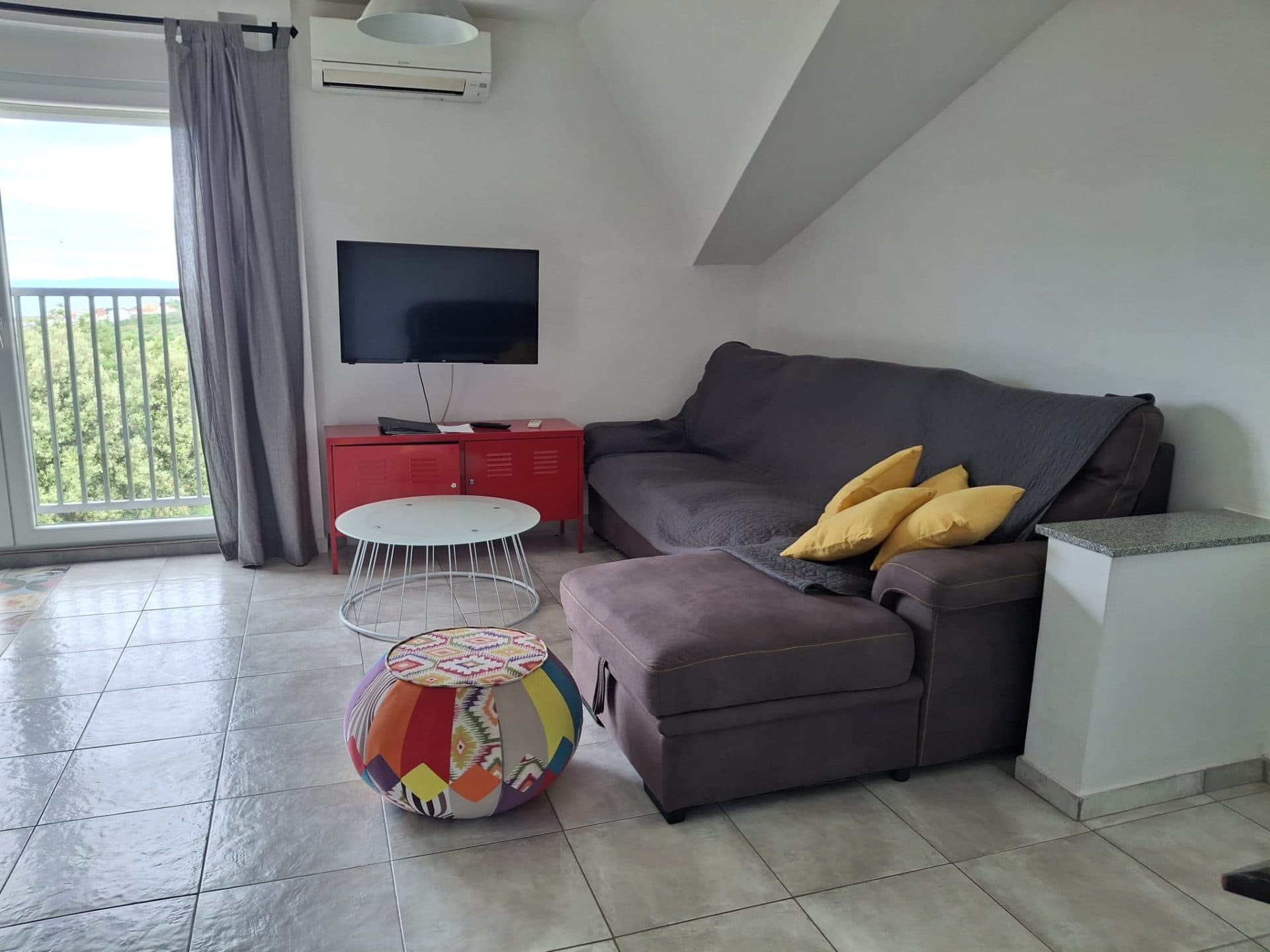 Top-floor two-bedroom apartment of 85 m² with a panoramic sea view in Supetarska Draga, Rab. — photo 2