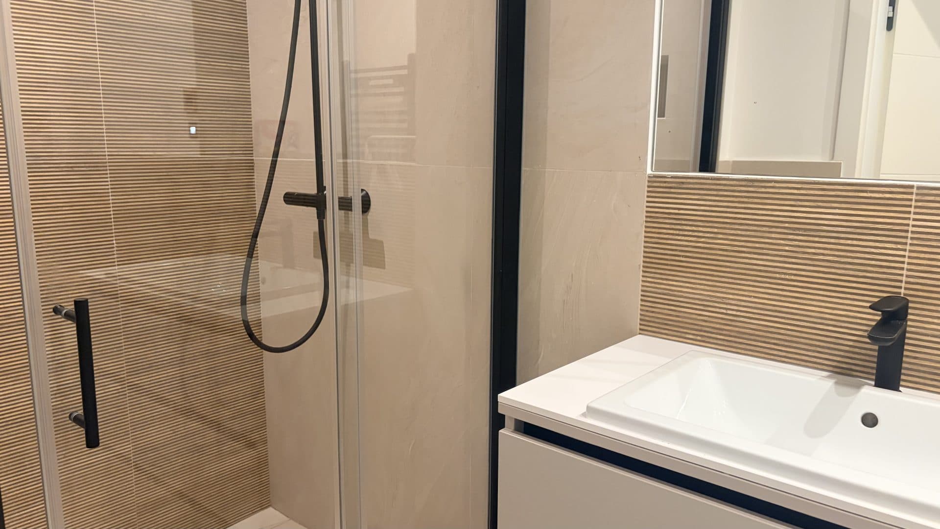 Rijeka -Centar, studio for rent 25 m2 — photo 3
