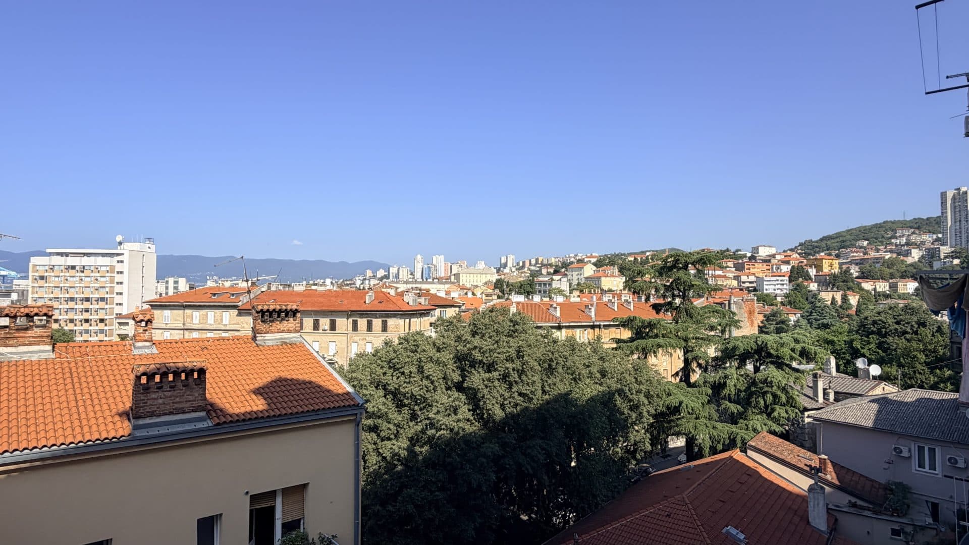 Rijeka - siri centar, trosoban stan za najam — photo 10