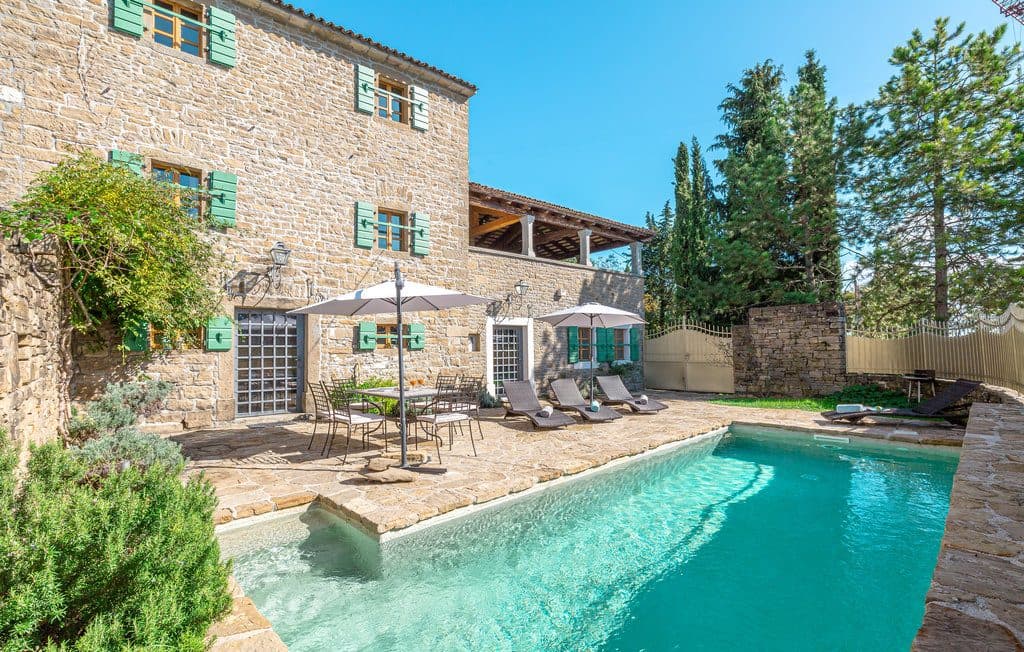 ISTRIEN, GROŽNJAN – STEINVILLA MIT POOL, LANGZEITMIETE — Foto 1