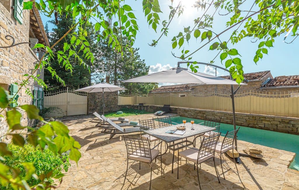 ISTRIEN, GROŽNJAN – STEINVILLA MIT POOL, LANGZEITMIETE — Foto 2