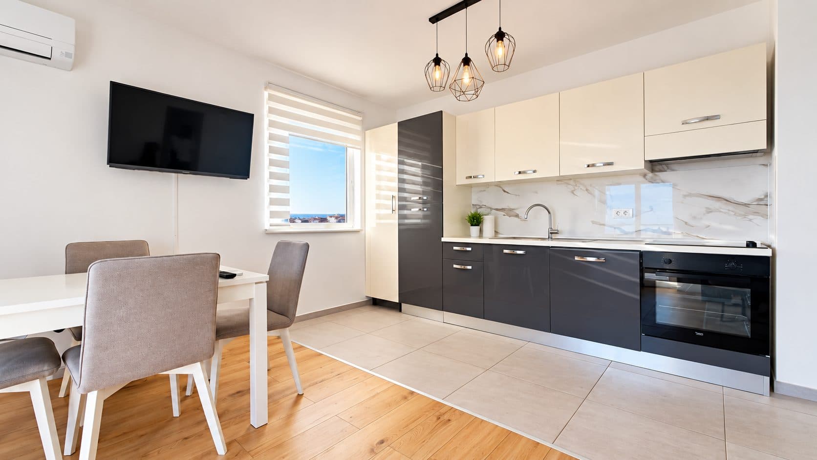 Rijeka, Viškovo, Moderan namješten stan 56 m² s pogledom na more! — photo 1