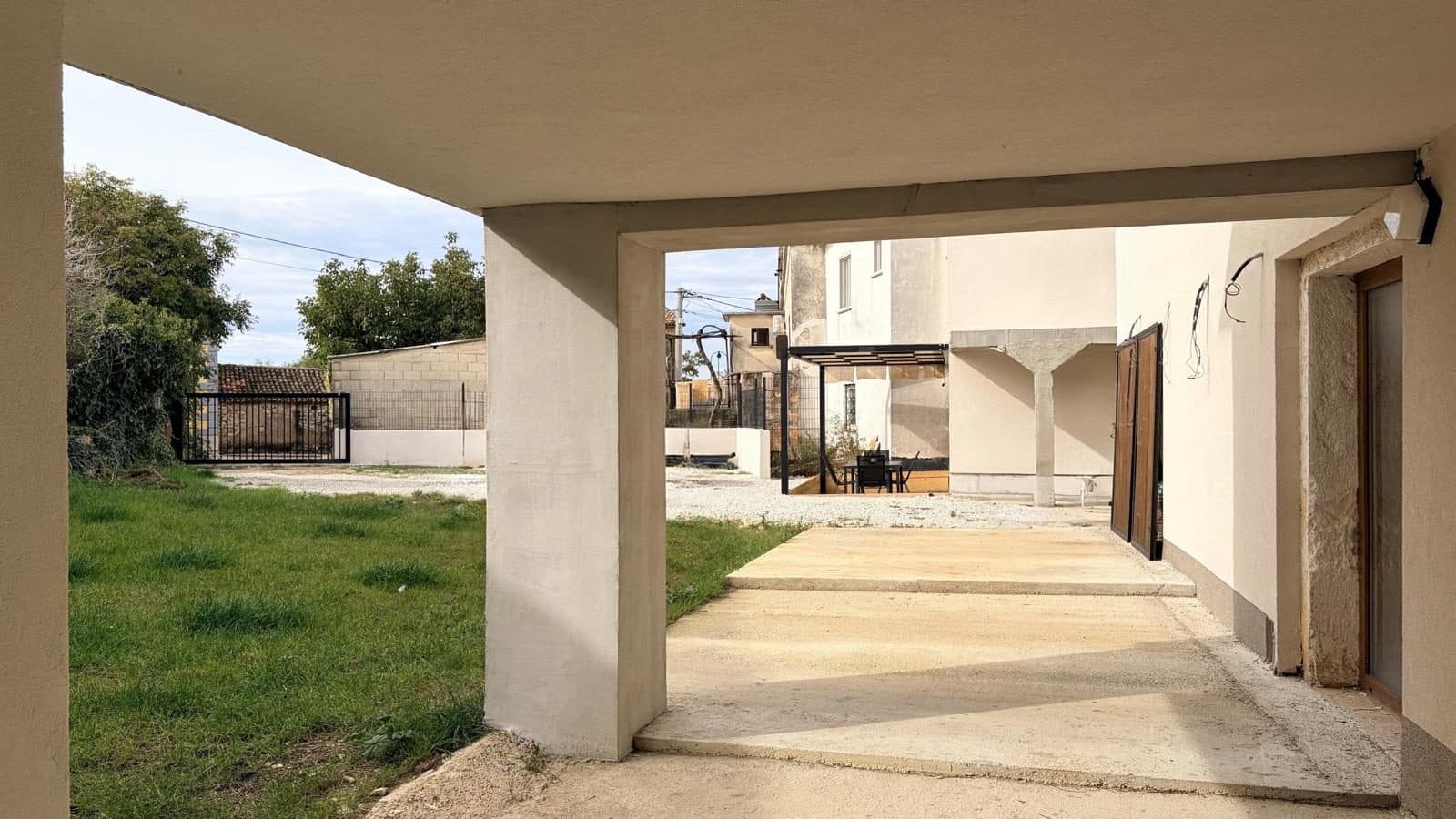 Two homes on one plot in Istria near Vižnada — foto 18